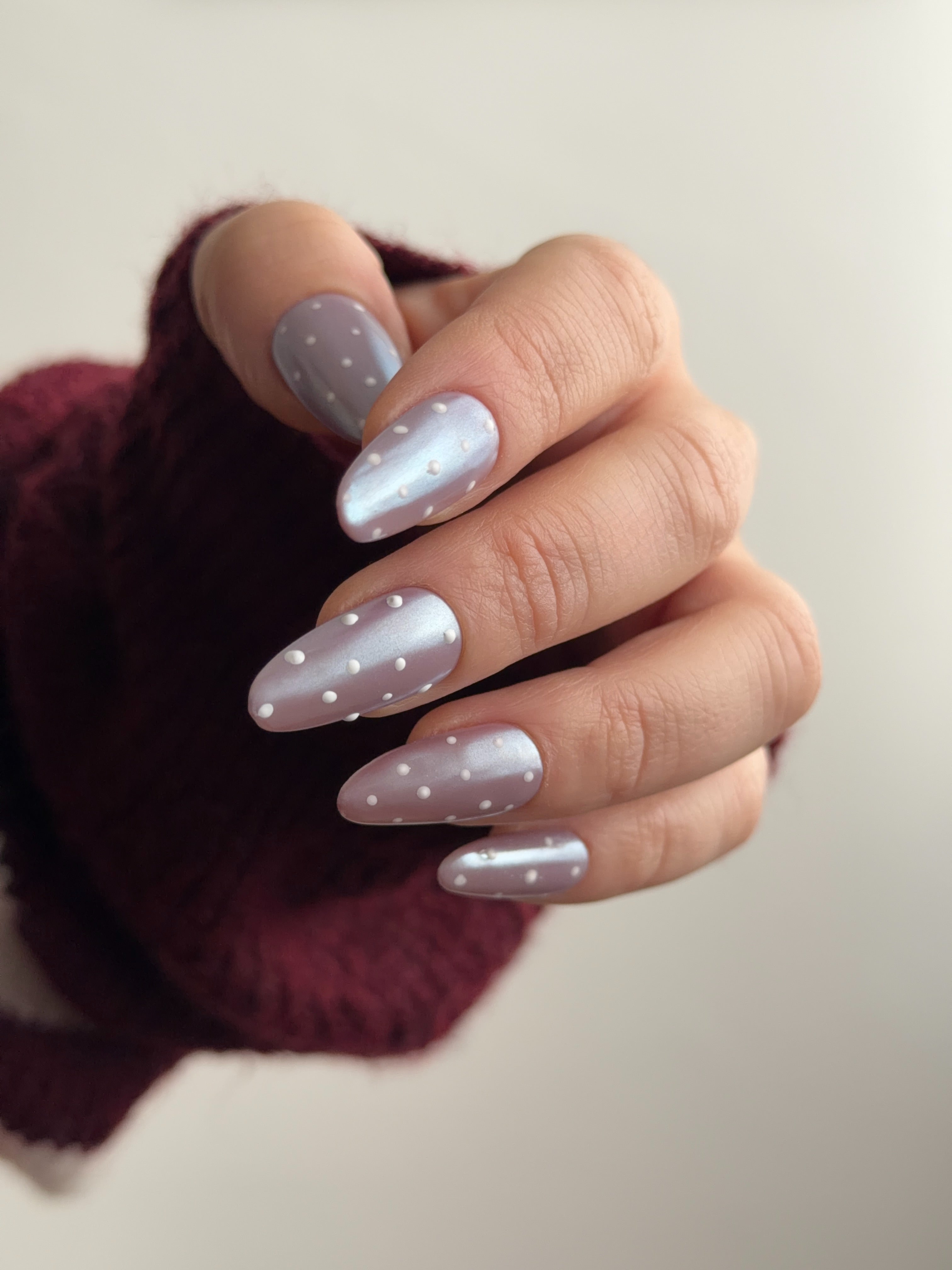 Mattina di Dicembre | Press-On Nails Lilla Perlato con Pois Made in Italy