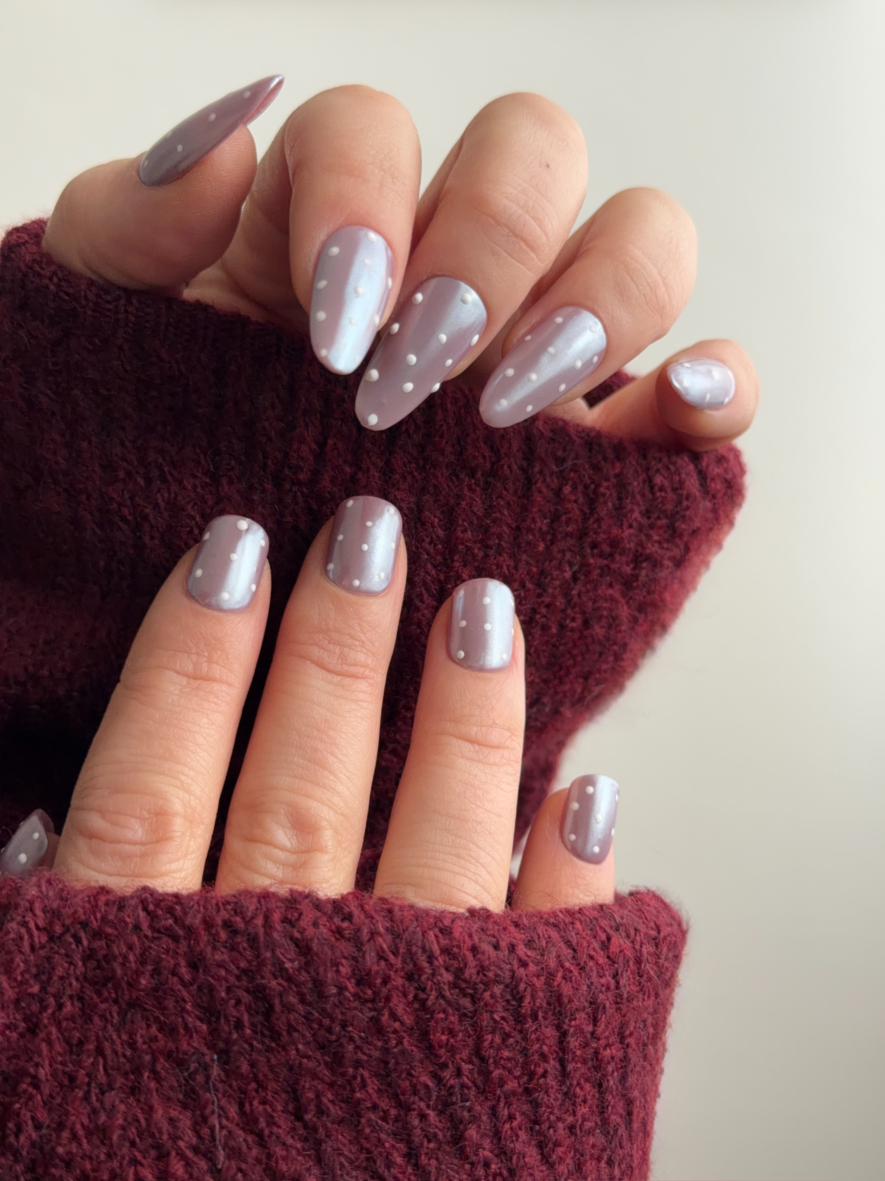 Mattina di Dicembre | Press-On Nails Lilla Perlato con Pois Made in Italy